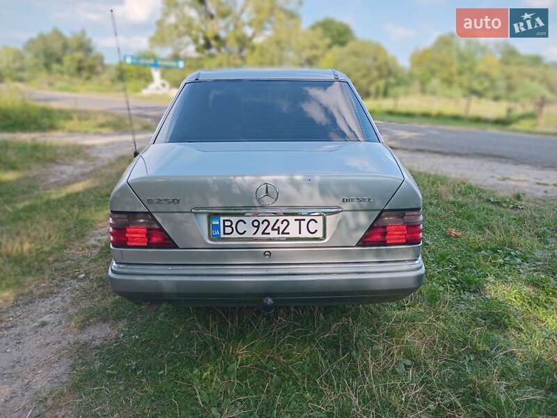 Седан Mercedes-Benz E-Class 1993 в Золочеві фото 3 Седан Mercedes-Benz E-Class 1993 в Золочеві