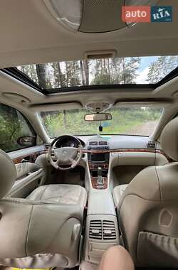 Седан Mercedes-Benz E-Class 2004 в 
