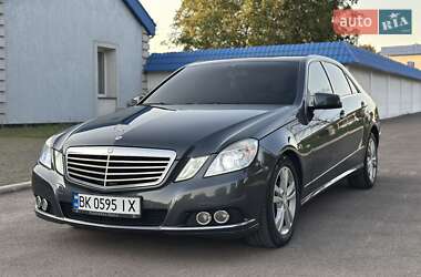 Седан Mercedes-Benz E-Class 2011 в Бродах
