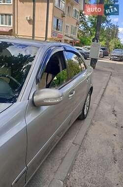 Седан Mercedes-Benz E-Class 2004 в 