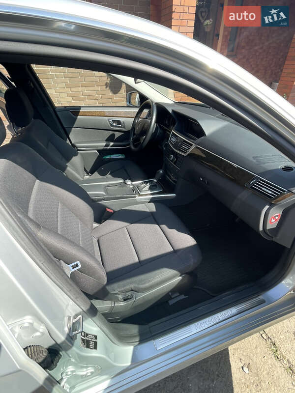 Седан Mercedes-Benz E-Class 2010 в Сумах