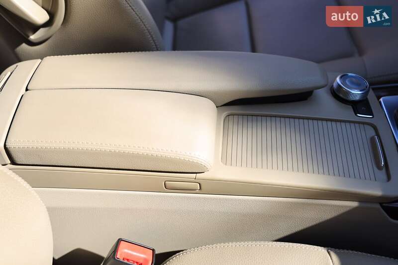 Седан Mercedes-Benz E-Class 2011 в Киеве