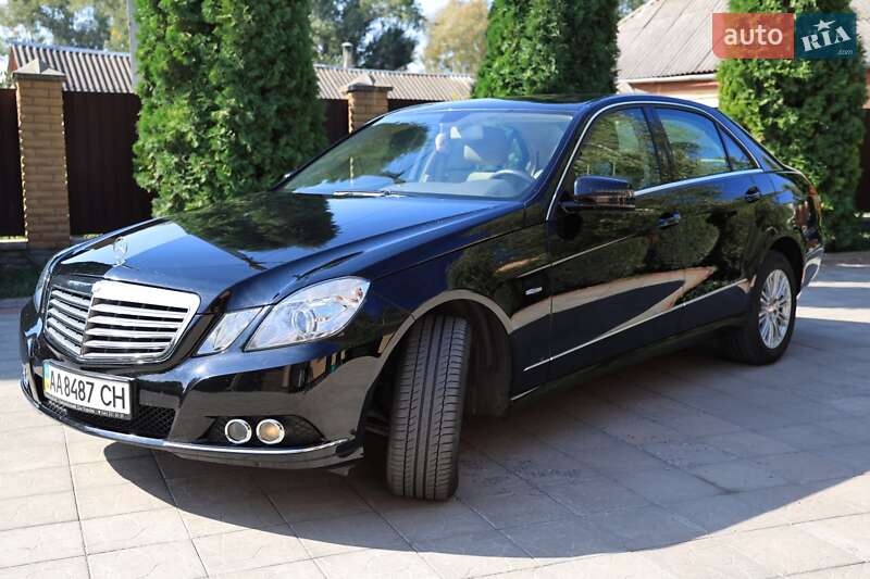 Седан Mercedes-Benz E-Class 2011 в Киеве