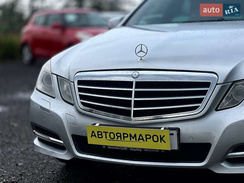 Седан Mercedes-Benz E-Class 2011 в Ужгороді