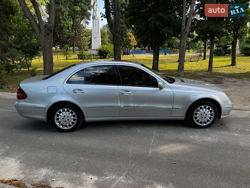 Седан Mercedes-Benz E-Class 2004 в Киеве