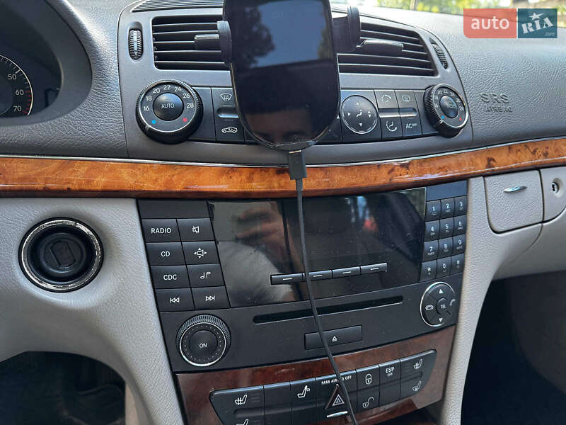 Седан Mercedes-Benz E-Class 2004 в Киеве