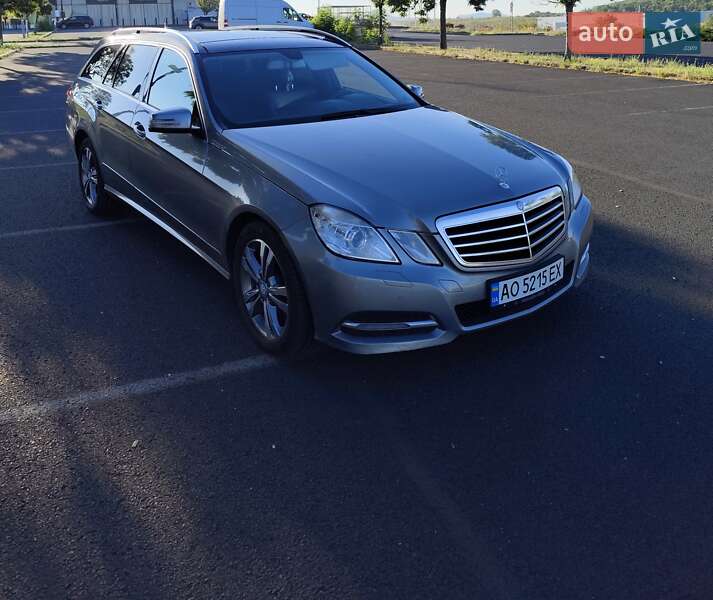 Универсал Mercedes-Benz E-Class 2012 в Тячеве