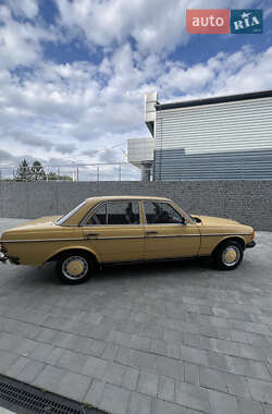 Седан Mercedes-Benz E-Class 1979 в 