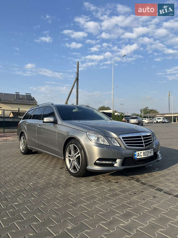 Универсал Mercedes-Benz E-Class 2011 в Луцке