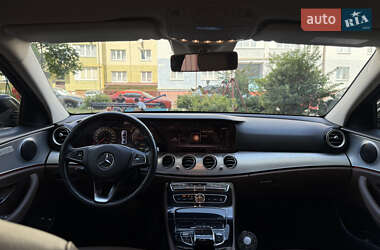 Седан Mercedes-Benz E-Class 2017 в 