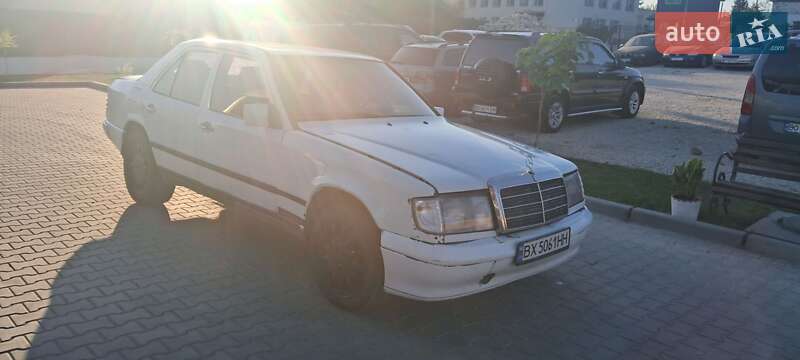 Седан Mercedes-Benz E-Class 1987 в Шумске фото 2 Седан Mercedes-Benz E-Class 1987 в Шумске