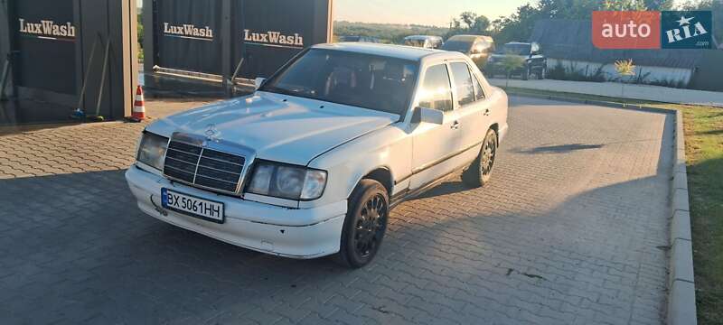 Седан Mercedes-Benz E-Class 1987 в Шумске фото 10 Седан Mercedes-Benz E-Class 1987 в Шумске