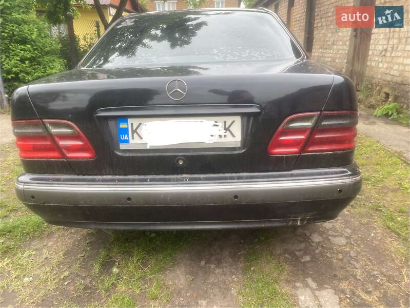 Седан Mercedes-Benz E-Class 2001 в Нововолинську