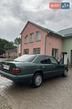 Седан Mercedes-Benz E-Class 1995 в 