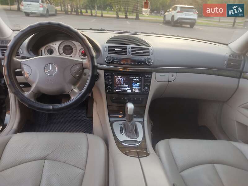 Седан Mercedes-Benz E-Class 2003 в Кривом Роге