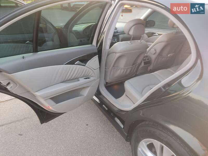 Седан Mercedes-Benz E-Class 2003 в Кривом Роге