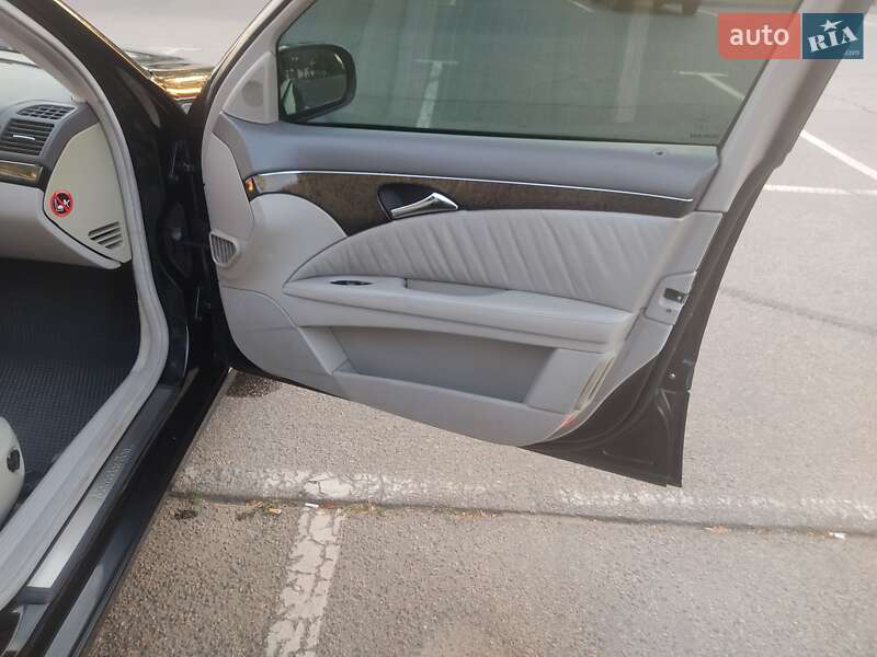 Седан Mercedes-Benz E-Class 2003 в Кривом Роге