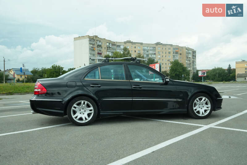 Седан Mercedes-Benz E-Class 2002 в Киеве