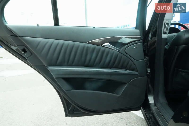 Седан Mercedes-Benz E-Class 2002 в Киеве