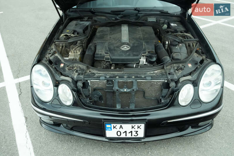 Седан Mercedes-Benz E-Class 2002 в Киеве