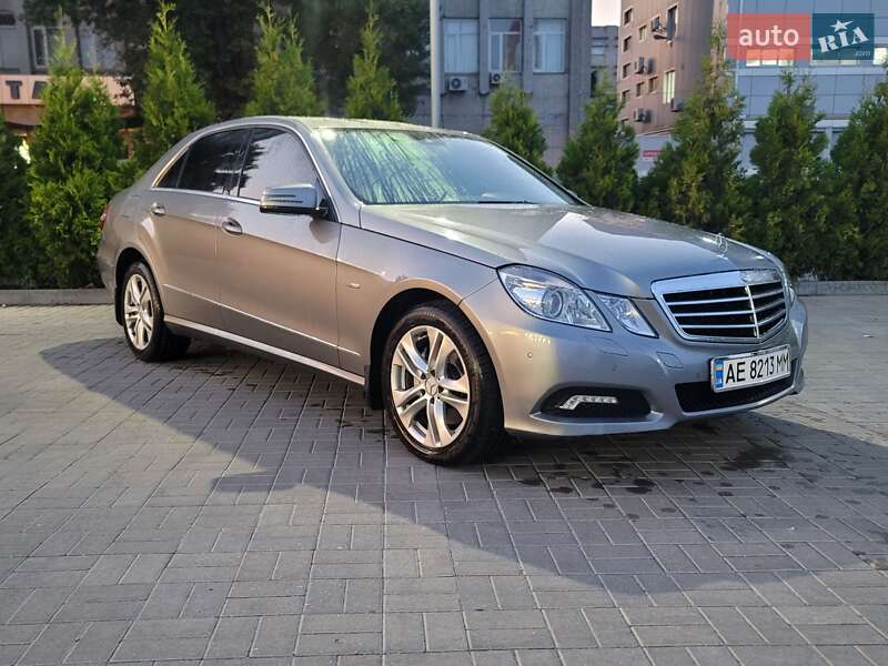 Седан Mercedes-Benz E-Class 2010 в 