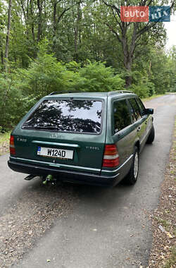 Универсал Mercedes-Benz E-Class 1995 в  фото 6 Универсал Mercedes-Benz E-Class 1995 в