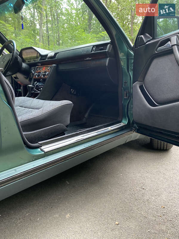 Универсал Mercedes-Benz E-Class 1995 в Попельне
