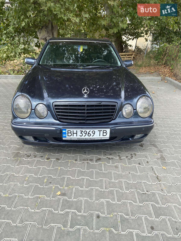 Седан Mercedes-Benz E-Class 2000 в 