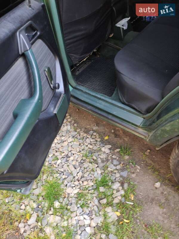 Седан Mercedes-Benz E-Class 1987 в Надвірній