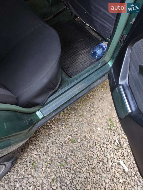 Седан Mercedes-Benz E-Class 1987 в Надвірній