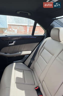 Седан Mercedes-Benz E-Class 2012 в 