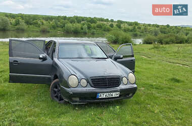 Седан Mercedes-Benz E-Class 2000 в 
