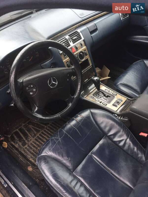 Седан Mercedes-Benz E-Class 1998 в Харькове