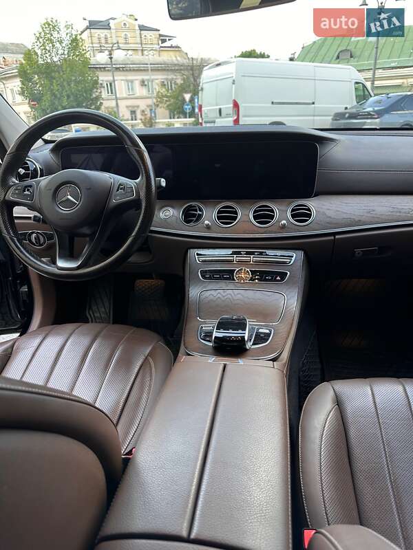 Седан Mercedes-Benz E-Class 2018 в Києві