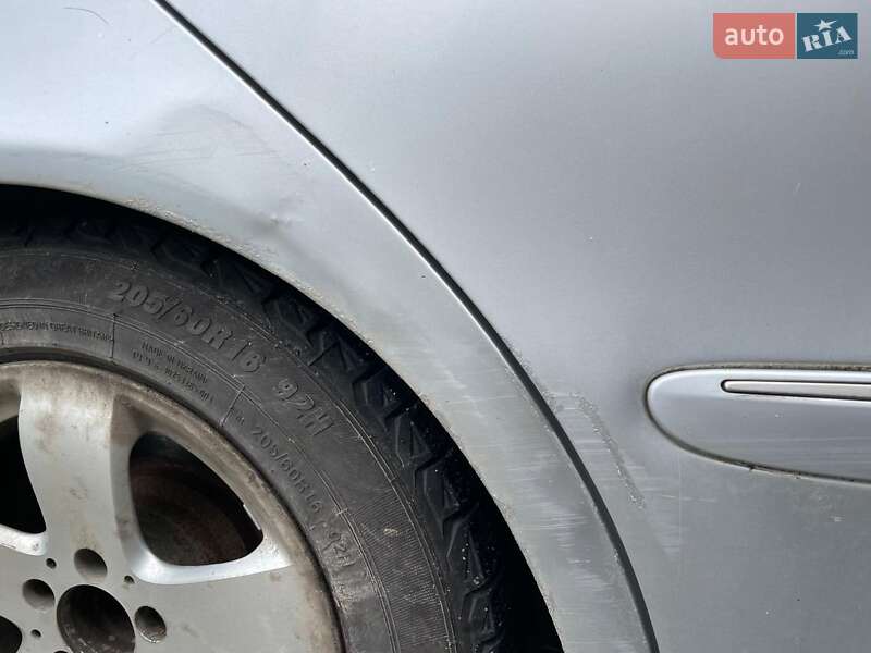 Седан Mercedes-Benz E-Class 2002 в Липовці