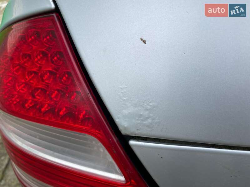 Седан Mercedes-Benz E-Class 2002 в Липовці