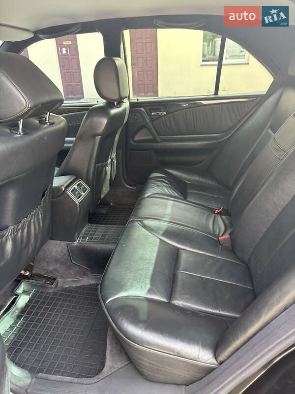 Седан Mercedes-Benz E-Class 1997 в Львові