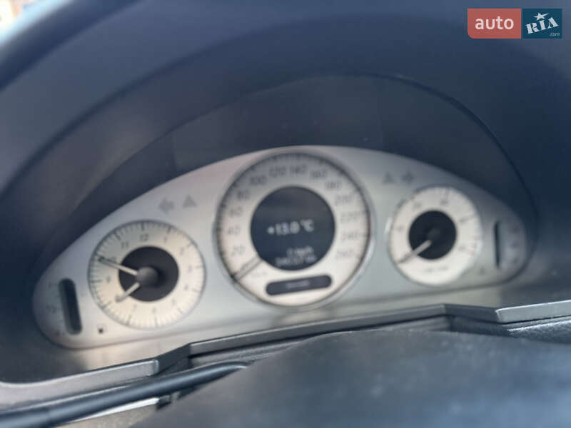 Седан Mercedes-Benz E-Class 2007 в Иршаве