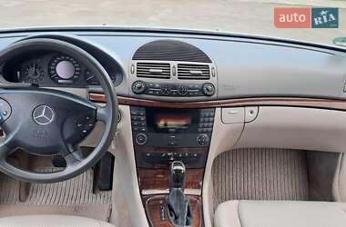 Седан Mercedes-Benz E-Class 2004 в 