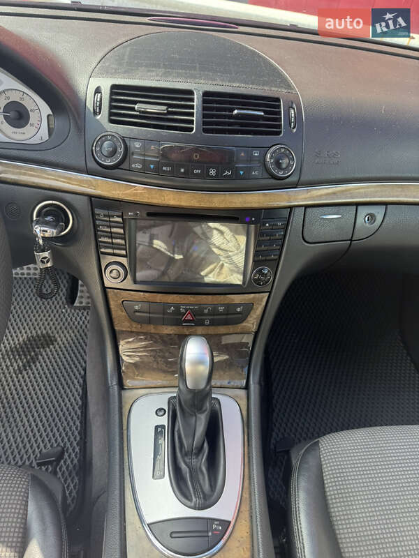 Седан Mercedes-Benz E-Class 2006 в Киеве