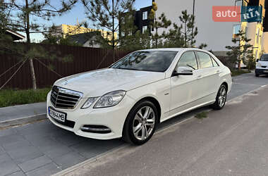 Седан Mercedes-Benz E-Class 2011 в Киеве