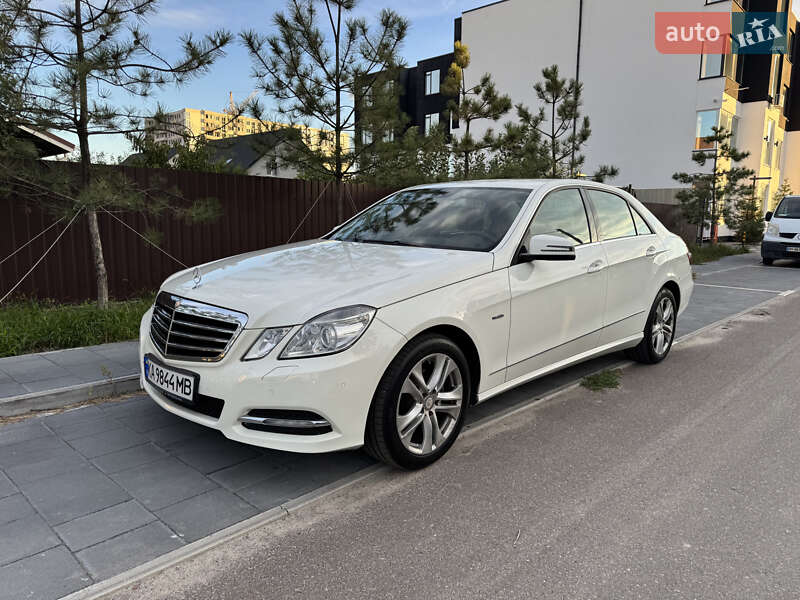 Mercedes-Benz E-Class 2011