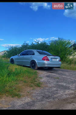 Седан Mercedes-Benz E-Class 2003 в Любешове