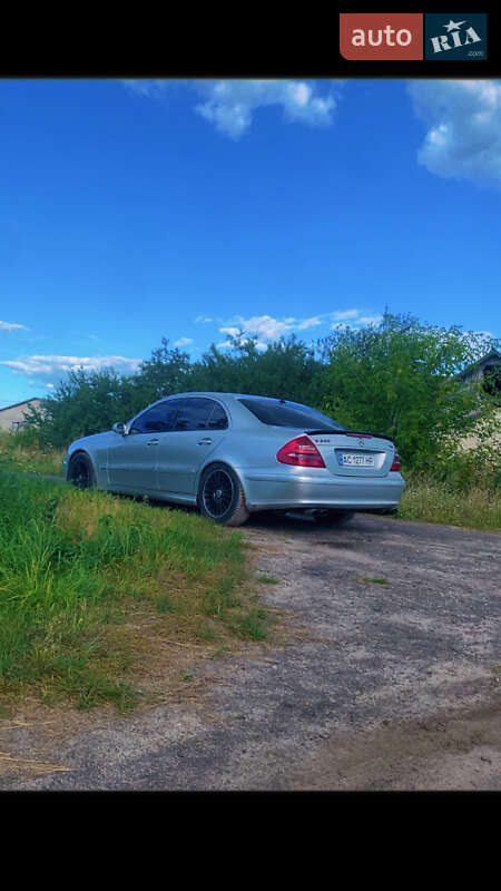 Седан Mercedes-Benz E-Class 2003 в 