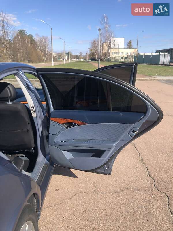 Седан Mercedes-Benz E-Class 2005 в Славутичі