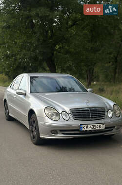 Седан Mercedes-Benz E-Class 2002 в Киеве