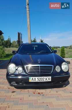 Седан Mercedes-Benz E-Class 2001 в Києві