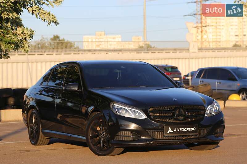 Седан Mercedes-Benz E-Class 2016 в 