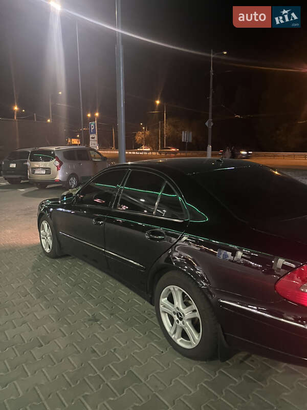 Седан Mercedes-Benz E-Class 2008 в Днепре