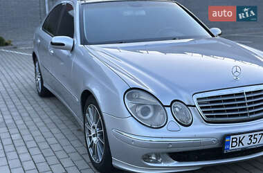 Седан Mercedes-Benz E-Class 2002 в 